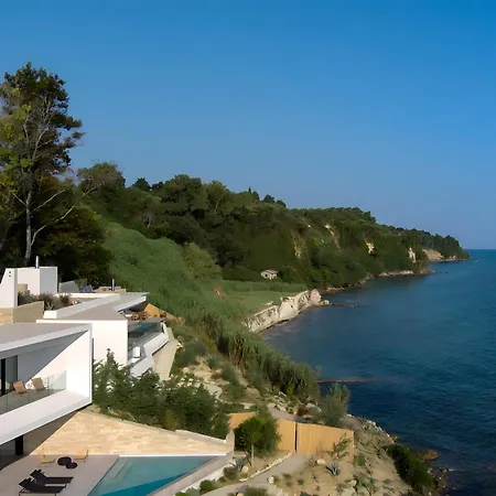 Opsis Villas, A Beachfront & Architectural Retreat فيلة