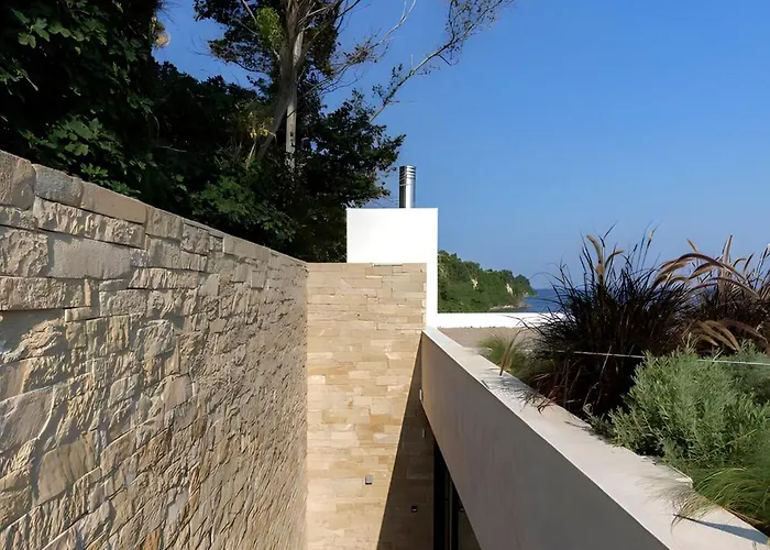 빌라 Opsis Villas, A Beachfront & Architectural Retreat *
