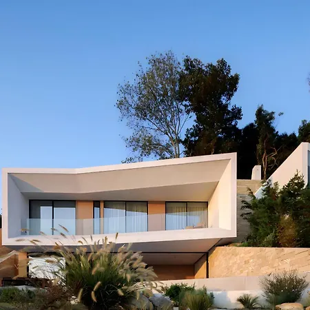 Opsis Villas, A Beachfront & Architectural Retreat