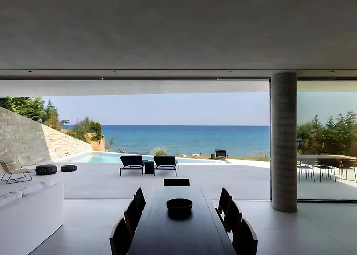 Opsis Villas, A Beachfront & Architectural Retreat 别墅