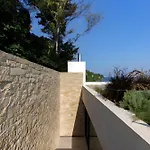 ヴィラ Opsis Villas, A Beachfront & Architectural Retreat *
