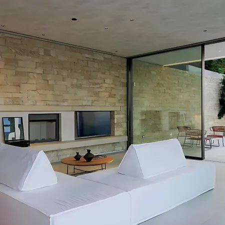 Opsis Villas, A Beachfront & Architectural Retreat Акротири