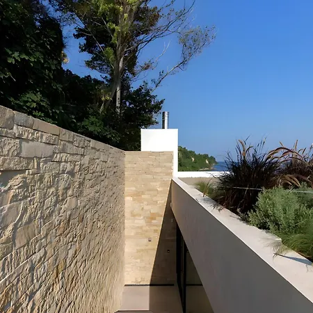 Вилла Opsis Villas, A Beachfront & Architectural Retreat *